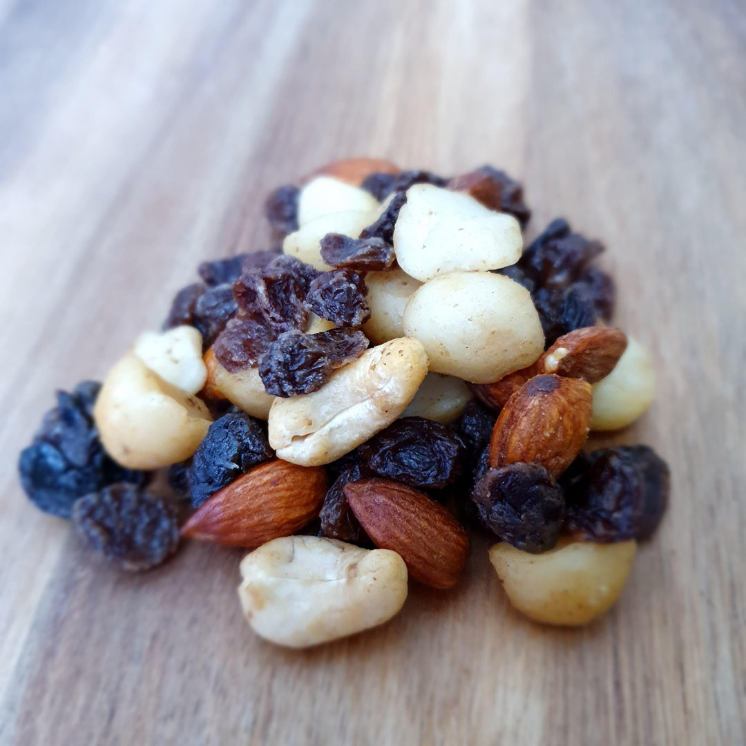 Mixed Nuts & Raisins Choice Grade - Vita Wellness
